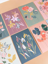 Load image into Gallery viewer, Set of 8 Floral Postcards