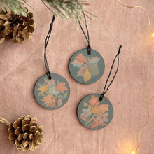 Load image into Gallery viewer, Set of 3 Wooden Hanging Decoration - Blue
